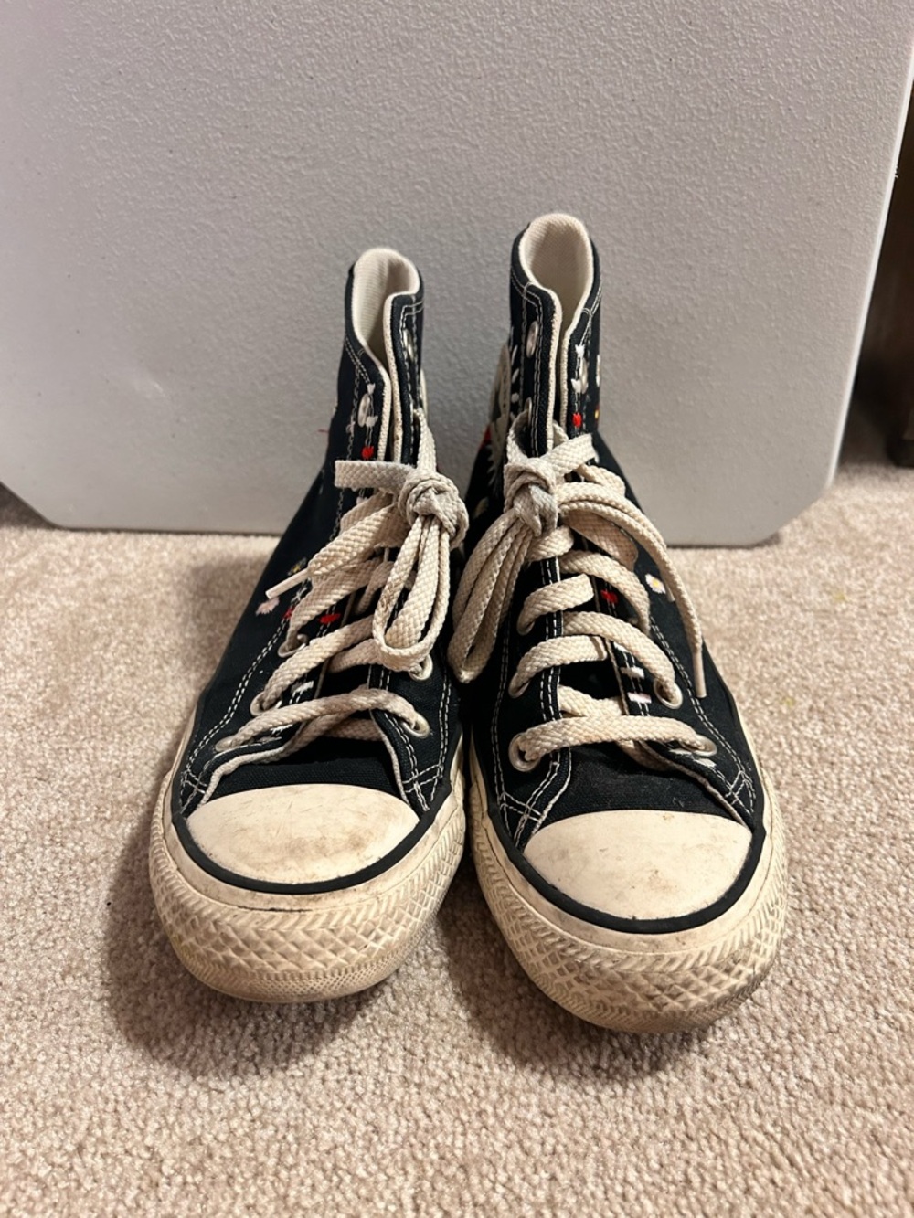 Black High-Top Canvas Sneakers - Classic Style